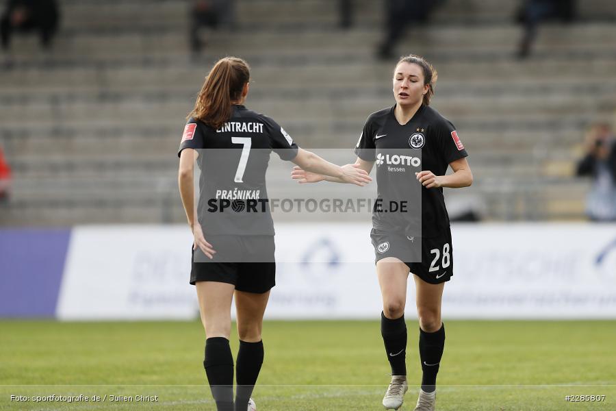 abklatschen, Barbara Dunst Lara Prasnikar, Stadion am Brentanobad, Frankfurt, 13.12.2020, DFL, sport, action, Fussball, Deutschland, Dezember 2020, Saison 2020/2021, Frauen-Bundesliga, FFBL, FLYERALARM Frauen-Bundesliga, FC Bayern München, Eintracht Frankfurt - Bild-ID: 2285807 abklatschen, Barbara Dunst Lara Prasnikar, Stadion am Brentanobad, Frankfurt, 13.12.2020, DFL, sport, action, Fussball, Deutschland, Dezember 2020, Saison 2020/2021, Frauen-Bundesliga, FFBL, FLYERALARM Frauen-Bundesliga, FC Bayern München, Eintracht Frankfurt - Bild-ID: 2285807