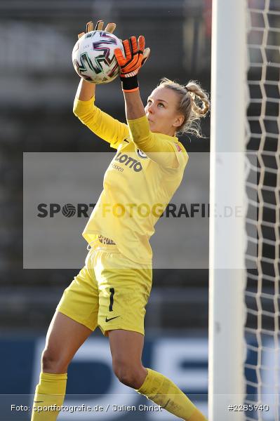 Merle Frohms, Stadion am Brentanobad, Frankfurt, 13.12.2020, DFL, sport, action, Fussball, Deutschland, Dezember 2020, Saison 2020/2021, Frauen-Bundesliga, FFBL, FLYERALARM Frauen-Bundesliga, FC Bayern München, Eintracht Frankfurt - Bild-ID: 2285940 Merle Frohms, Stadion am Brentanobad, Frankfurt, 13.12.2020, DFL, sport, action, Fussball, Deutschland, Dezember 2020, Saison 2020/2021, Frauen-Bundesliga, FFBL, FLYERALARM Frauen-Bundesliga, FC Bayern München, Eintracht Frankfurt - Bild-ID: 2285940
