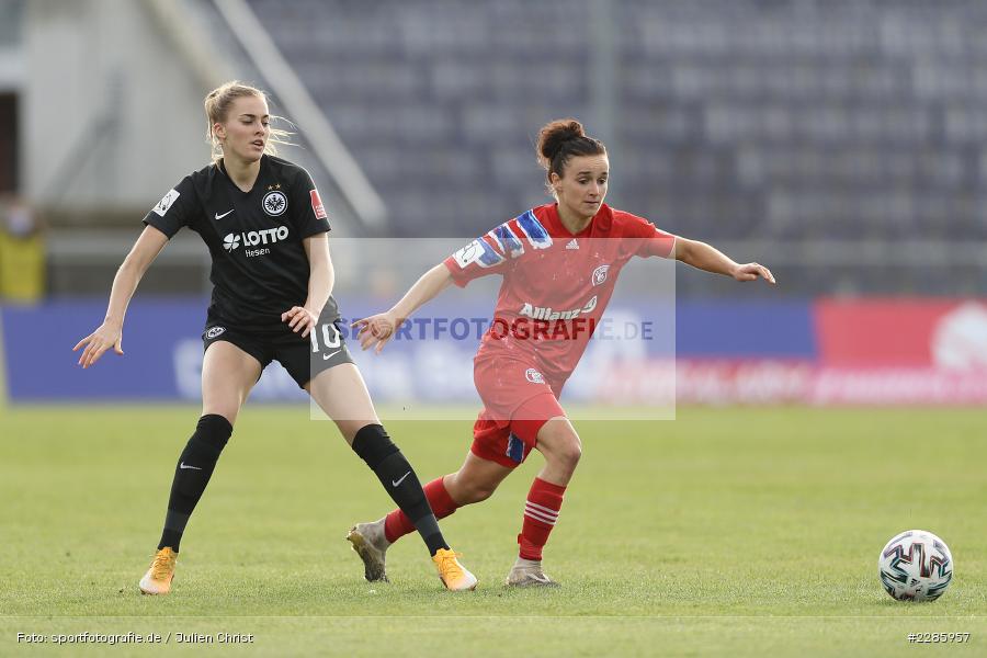 Lina Magull, Laura Freigang, Stadion am Brentanobad, Frankfurt, 13.12.2020, DFL, sport, action, Fussball, Deutschland, Dezember 2020, Saison 2020/2021, Frauen-Bundesliga, FFBL, FLYERALARM Frauen-Bundesliga, FC Bayern München, Eintracht Frankfurt - Bild-ID: 2285957