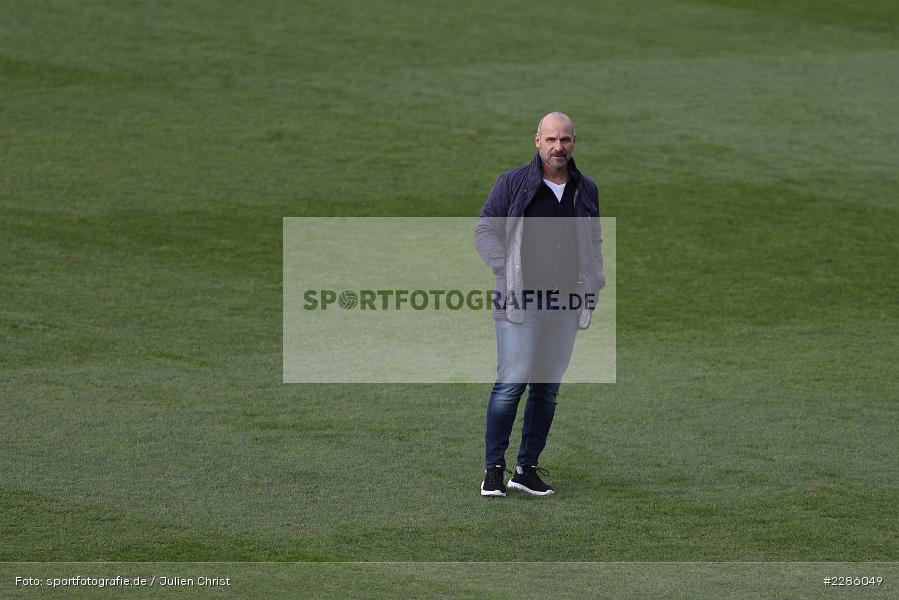 Rasen, Trainer, Bernhard Trares, Merck-Stadion, Darmstadt, 19.12.2020, DFL, sport, action, Fussball, Deutschland, Dezember 2020, Saison 2020/2021, 2. Bundesliga, FC Würzburger Kickers, SV Darmstadt 98 - Bild-ID: 2286049 Rasen, Trainer, Bernhard Trares, Merck-Stadion, Darmstadt, 19.12.2020, DFL, sport, action, Fussball, Deutschland, Dezember 2020, Saison 2020/2021, 2. Bundesliga, FC Würzburger Kickers, SV Darmstadt 98 - Bild-ID: 2286049
