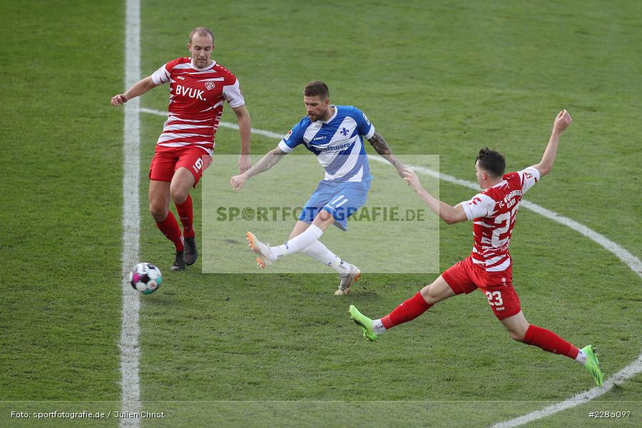 Florian Flecker, Tobias Kraulich, Tobias Kempe, Merck-Stadion, Darmstadt, 19.12.2020, DFL, sport, action, Fussball, Deutschland, Dezember 2020, Saison 2020/2021, 2. Bundesliga, FC Würzburger Kickers, SV Darmstadt 98 - Bild-ID: 2286097 Florian Flecker, Tobias Kraulich, Tobias Kempe, Merck-Stadion, Darmstadt, 19.12.2020, DFL, sport, action, Fussball, Deutschland, Dezember 2020, Saison 2020/2021, 2. Bundesliga, FC Würzburger Kickers, SV Darmstadt 98 - Bild-ID: 2286097
