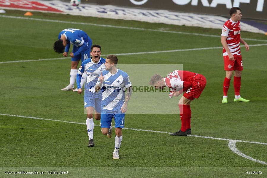 Torjubel, Fabian Schnellhardt, Emotionen, Tor, Lion Schweers, Tobias Kempe, Merck-Stadion, Darmstadt, 19.12.2020, DFL, sport, action, Fussball, Deutschland, Dezember 2020, Saison 2020/2021, 2. Bundesliga, FC Würzburger Kickers, SV Darmstadt 98 - Bild-ID: 2286112