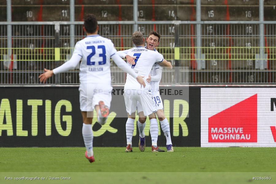 Emotionen, Torjubel, Marc Lorenz, Benjamin Goller, FLYERALARM Arena, Würzburg, 02.01.2021, DFL, sport, action, Fussball, Deutschland, Januar 2021, Saison 2020/2021, Bundesliga, 2. Bundesliga, Karlsruher SC, FC Würzburger Kickers - Bild-ID: 2286380 Emotionen, Torjubel, Marc Lorenz, Benjamin Goller, FLYERALARM Arena, Würzburg, 02.01.2021, DFL, sport, action, Fussball, Deutschland, Januar 2021, Saison 2020/2021, Bundesliga, 2. Bundesliga, Karlsruher SC, FC Würzburger Kickers - Bild-ID: 2286380