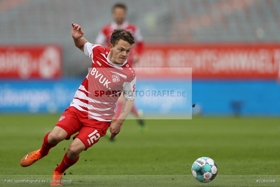 Patrick Sontheimer, FLYERALARM Arena, Würzburg, 02.01.2021, DFL, sport, action, Fussball, Deutschland, Januar 2021, Saison 2020/2021, Bundesliga, 2. Bundesliga, Karlsruher SC, FC Würzburger Kickers - Bild-ID: 2286388