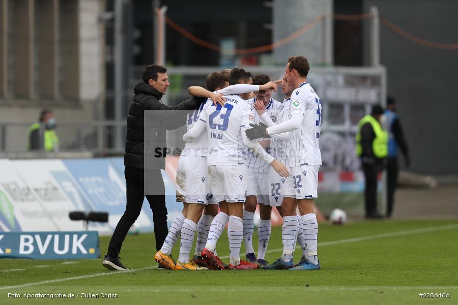 Tor, Emotionen, Christoph Kobald, Dirk Carlson, Marvin Wanitzek, Jubel, Trainer, Christian Eichner, FLYERALARM Arena, Würzburg, 02.01.2021, DFL, sport, action, Fussball, Deutschland, Januar 2021, Saison 2020/2021, Bundesliga, 2. Bundesliga, Karlsruher SC, FC Würzburger Kickers - Bild-ID: 2286406 Tor, Emotionen, Christoph Kobald, Dirk Carlson, Marvin Wanitzek, Jubel, Trainer, Christian Eichner, FLYERALARM Arena, Würzburg, 02.01.2021, DFL, sport, action, Fussball, Deutschland, Januar 2021, Saison 2020/2021, Bundesliga, 2. Bundesliga, Karlsruher SC, FC Würzburger Kickers - Bild-ID: 2286406