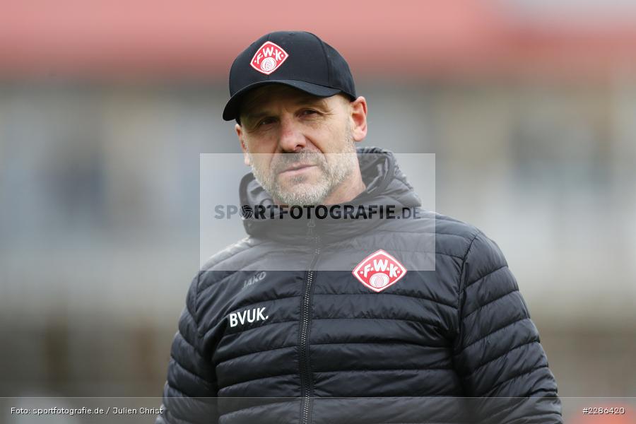 Trainer, Bernhard Trares, FLYERALARM Arena, Würzburg, 02.01.2021, DFL, sport, action, Fussball, Deutschland, Januar 2021, Saison 2020/2021, Bundesliga, 2. Bundesliga, Karlsruher SC, FC Würzburger Kickers - Bild-ID: 2286420