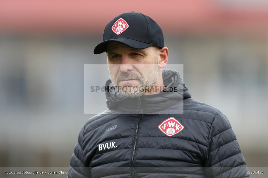 Trainer, Bernhard Trares, FLYERALARM Arena, Würzburg, 02.01.2021, DFL, sport, action, Fussball, Deutschland, Januar 2021, Saison 2020/2021, Bundesliga, 2. Bundesliga, Karlsruher SC, FC Würzburger Kickers - Bild-ID: 2286423