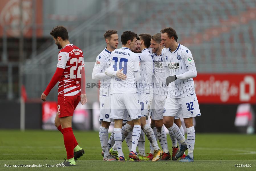 Enttäuschung, Jubel, Tor, Emotionen, Daniel Hägele, Jerome Gondorf, FLYERALARM Arena, Würzburg, 02.01.2021, DFL, sport, action, Fussball, Deutschland, Januar 2021, Saison 2020/2021, Bundesliga, 2. Bundesliga, Karlsruher SC, FC Würzburger Kickers - Bild-ID: 2286426