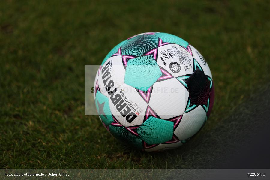 Grün, Rasen, Derbystar, Ball, Symbolbild, FLYERALARM Arena, Würzburg, 02.01.2021, DFL, sport, action, Fussball, Deutschland, Januar 2021, Saison 2020/2021, Bundesliga, 2. Bundesliga, Karlsruher SC, FC Würzburger Kickers - Bild-ID: 2286476