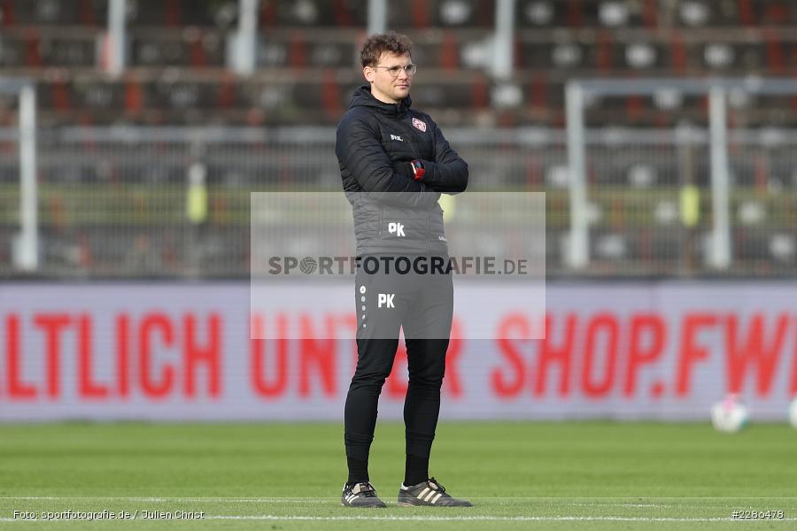 Athletiktrainer, Philipp Kunz, FLYERALARM Arena, Würzburg, 02.01.2021, DFL, sport, action, Fussball, Deutschland, Januar 2021, Saison 2020/2021, Bundesliga, 2. Bundesliga, Karlsruher SC, FC Würzburger Kickers - Bild-ID: 2286478