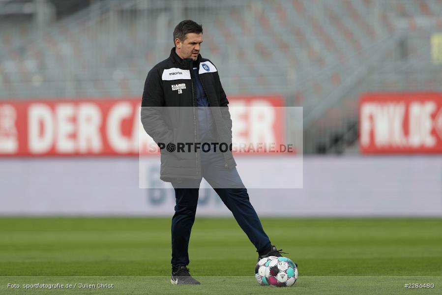 Co-Trainer, Zlatan Bajramovic, FLYERALARM Arena, Würzburg, 02.01.2021, DFL, sport, action, Fussball, Deutschland, Januar 2021, Saison 2020/2021, Bundesliga, 2. Bundesliga, Karlsruher SC, FC Würzburger Kickers - Bild-ID: 2286480