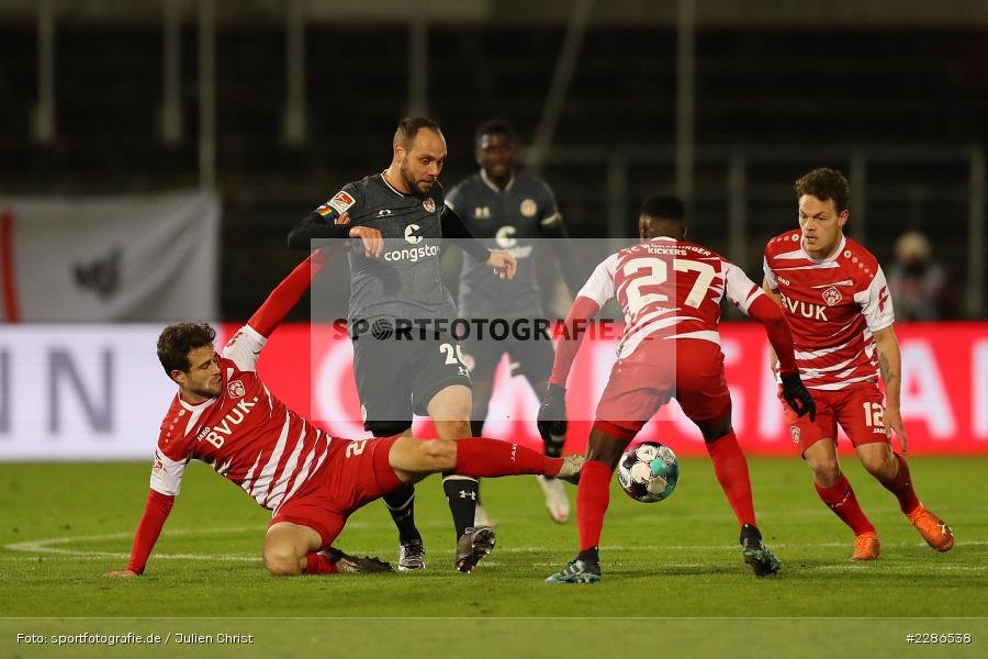 Patrick Sontheimer, Nzuzi Toko, Daniel Hägele, Rico Benatelli, FLYERALARM Arena, Würzburg, 06.01.2021, DFL, sport, action, Fussball, Deutschland, Januar 2021, Saison 2020/2021, FCSP, FWK, Bundesliga, 2. Bundesliga, FC St. Pauli, FC Würzburger Kickers - Bild-ID: 2286538