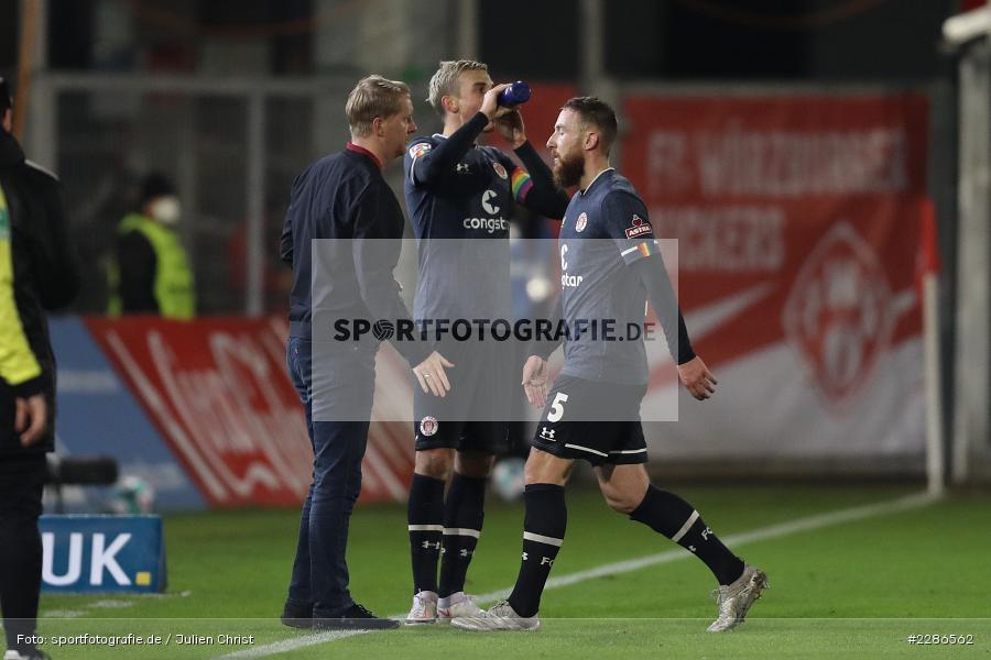 bedient, Platzverweis, Gelb-Rot, Marvin Knoll, FLYERALARM Arena, Würzburg, 06.01.2021, DFL, sport, action, Fussball, Deutschland, Januar 2021, Saison 2020/2021, FCSP, FWK, Bundesliga, 2. Bundesliga, FC St. Pauli, FC Würzburger Kickers - Bild-ID: 2286562 bedient, Platzverweis, Gelb-Rot, Marvin Knoll, FLYERALARM Arena, Würzburg, 06.01.2021, DFL, sport, action, Fussball, Deutschland, Januar 2021, Saison 2020/2021, FCSP, FWK, Bundesliga, 2. Bundesliga, FC St. Pauli, FC Würzburger Kickers - Bild-ID: 2286562