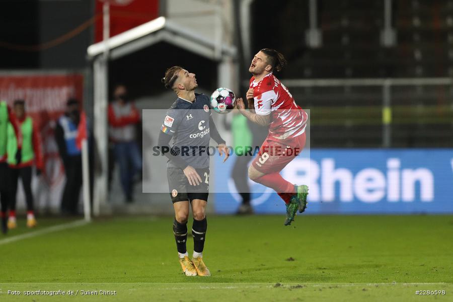 Leart Paqarada, Dominic Baumann, FLYERALARM Arena, Würzburg, 06.01.2021, DFL, sport, action, Fussball, Deutschland, Januar 2021, Saison 2020/2021, FCSP, FWK, Bundesliga, 2. Bundesliga, FC St. Pauli, FC Würzburger Kickers - Bild-ID: 2286598 Leart Paqarada, Dominic Baumann, FLYERALARM Arena, Würzburg, 06.01.2021, DFL, sport, action, Fussball, Deutschland, Januar 2021, Saison 2020/2021, FCSP, FWK, Bundesliga, 2. Bundesliga, FC St. Pauli, FC Würzburger Kickers - Bild-ID: 2286598