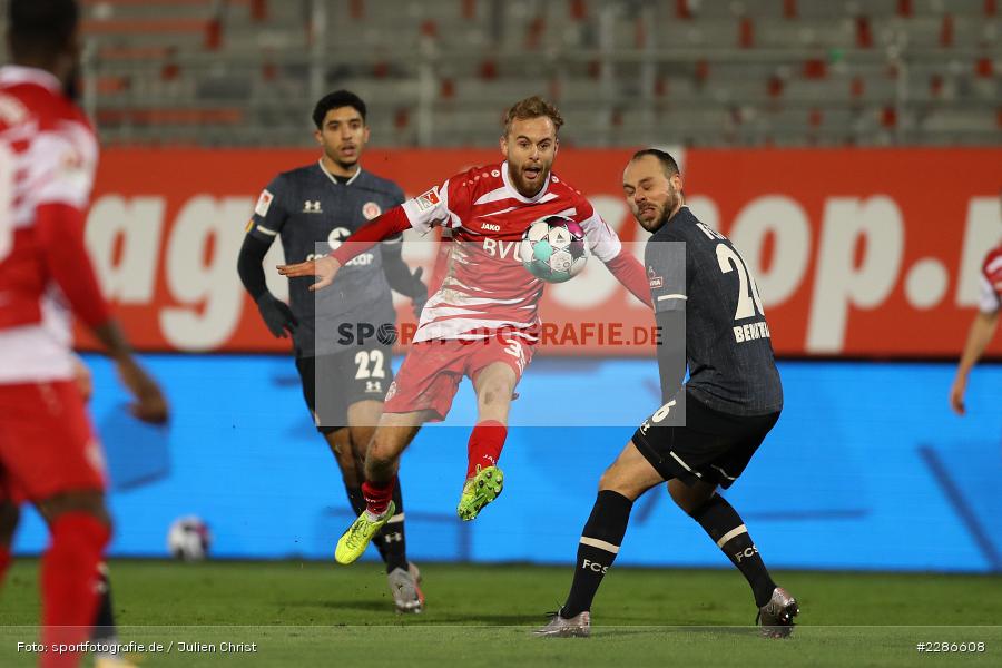 Rico Benatelli, Martin Hašek, FLYERALARM Arena, Würzburg, 06.01.2021, DFL, sport, action, Fussball, Deutschland, Januar 2021, Saison 2020/2021, FCSP, FWK, Bundesliga, 2. Bundesliga, FC St. Pauli, FC Würzburger Kickers - Bild-ID: 2286608