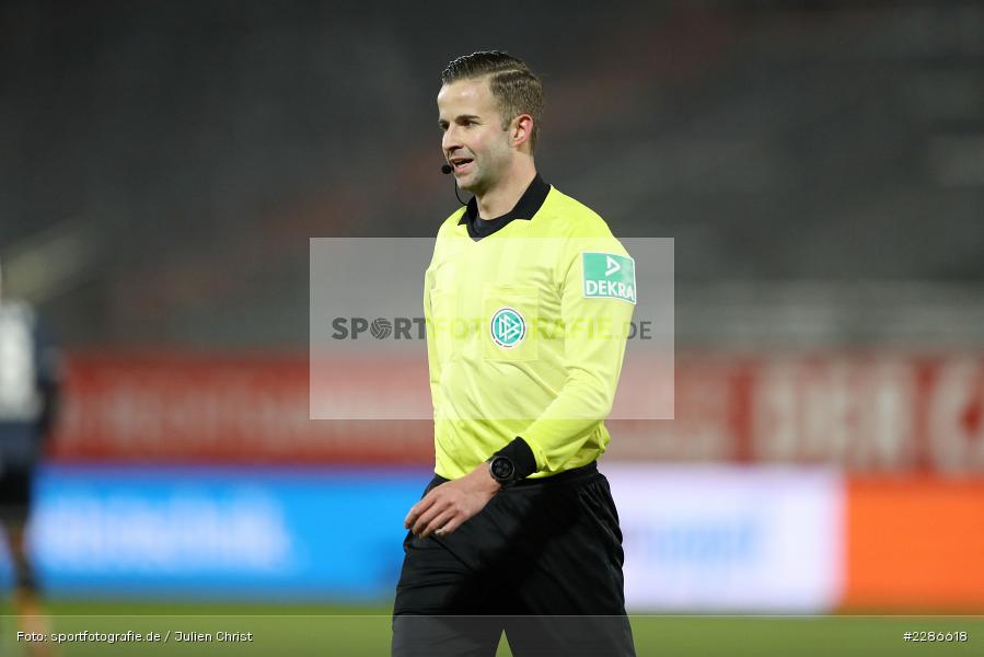 Schiedsrichter, Michael Bacher, FLYERALARM Arena, Würzburg, 06.01.2021, DFL, sport, action, Fussball, Deutschland, Januar 2021, Saison 2020/2021, FCSP, FWK, Bundesliga, 2. Bundesliga, FC St. Pauli, FC Würzburger Kickers - Bild-ID: 2286618 Schiedsrichter, Michael Bacher, FLYERALARM Arena, Würzburg, 06.01.2021, DFL, sport, action, Fussball, Deutschland, Januar 2021, Saison 2020/2021, FCSP, FWK, Bundesliga, 2. Bundesliga, FC St. Pauli, FC Würzburger Kickers - Bild-ID: 2286618