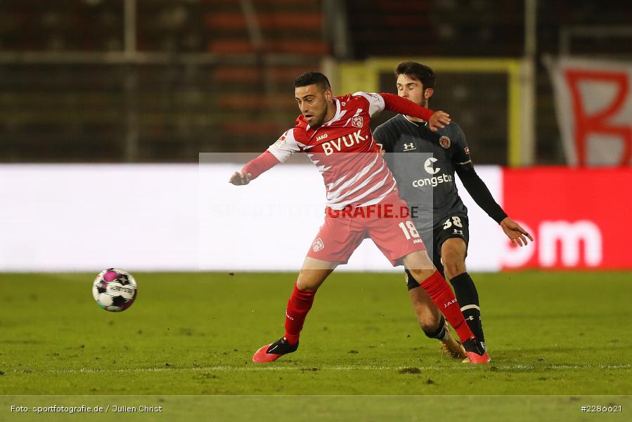 Leon Flach, Christofer David, FLYERALARM Arena, Würzburg, 06.01.2021, DFL, sport, action, Fussball, Deutschland, Januar 2021, Saison 2020/2021, FCSP, FWK, Bundesliga, 2. Bundesliga, FC St. Pauli, FC Würzburger Kickers - Bild-ID: 2286621 Leon Flach, Christofer David, FLYERALARM Arena, Würzburg, 06.01.2021, DFL, sport, action, Fussball, Deutschland, Januar 2021, Saison 2020/2021, FCSP, FWK, Bundesliga, 2. Bundesliga, FC St. Pauli, FC Würzburger Kickers - Bild-ID: 2286621