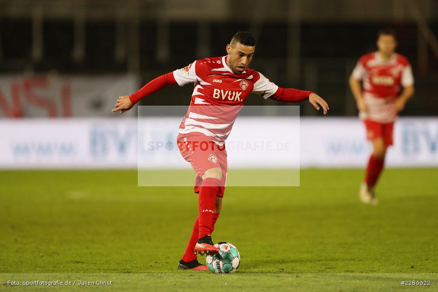 Ballbesitz, Christofer David, FLYERALARM Arena, Würzburg, 06.01.2021, DFL, sport, action, Fussball, Deutschland, Januar 2021, Saison 2020/2021, FCSP, FWK, Bundesliga, 2. Bundesliga, FC St. Pauli, FC Würzburger Kickers - Bild-ID: 2286622