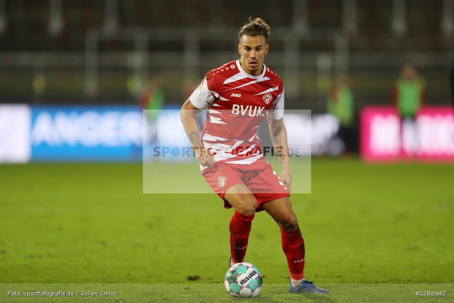 Tattoo, Ballbesitz, Rolf Feltscher, FLYERALARM Arena, Würzburg, 06.01.2021, DFL, sport, action, Fussball, Deutschland, Januar 2021, Saison 2020/2021, FCSP, FWK, Bundesliga, 2. Bundesliga, FC St. Pauli, FC Würzburger Kickers - Bild-ID: 2286642 Tattoo, Ballbesitz, Rolf Feltscher, FLYERALARM Arena, Würzburg, 06.01.2021, DFL, sport, action, Fussball, Deutschland, Januar 2021, Saison 2020/2021, FCSP, FWK, Bundesliga, 2. Bundesliga, FC St. Pauli, FC Würzburger Kickers - Bild-ID: 2286642