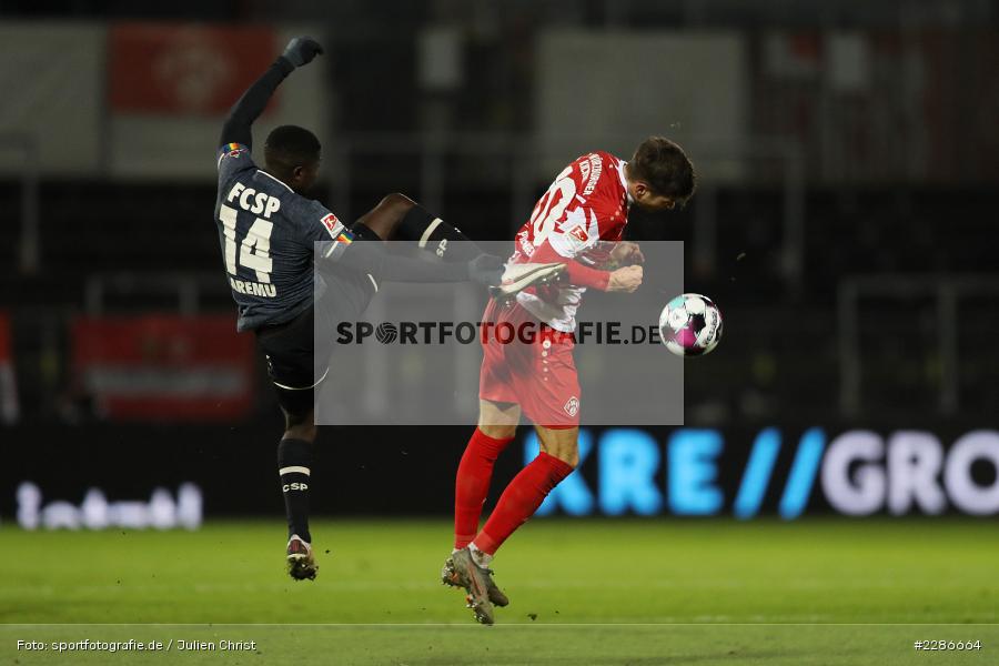 Marvin Pieringer, Afeez Aremu, FLYERALARM Arena, Würzburg, 06.01.2021, DFL, sport, action, Fussball, Deutschland, Januar 2021, Saison 2020/2021, FCSP, FWK, Bundesliga, 2. Bundesliga, FC St. Pauli, FC Würzburger Kickers - Bild-ID: 2286664 Marvin Pieringer, Afeez Aremu, FLYERALARM Arena, Würzburg, 06.01.2021, DFL, sport, action, Fussball, Deutschland, Januar 2021, Saison 2020/2021, FCSP, FWK, Bundesliga, 2. Bundesliga, FC St. Pauli, FC Würzburger Kickers - Bild-ID: 2286664