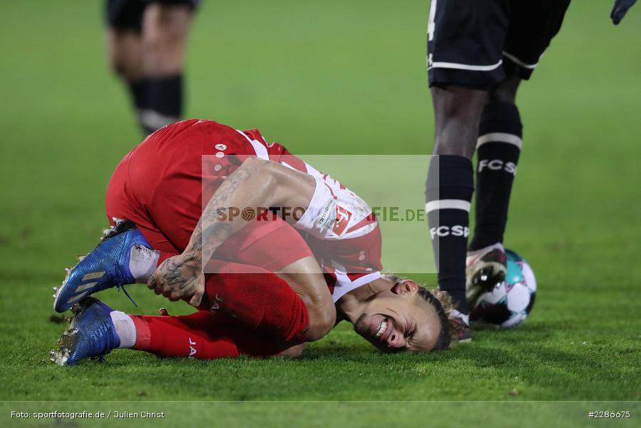 Foul, Rolf Feltscher, FLYERALARM Arena, Würzburg, 06.01.2021, DFL, sport, action, Fussball, Deutschland, Januar 2021, Saison 2020/2021, FCSP, FWK, Bundesliga, 2. Bundesliga, FC St. Pauli, FC Würzburger Kickers - Bild-ID: 2286675