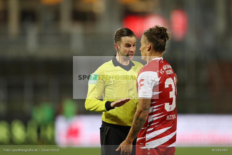 Rolf Feltscher, Schiedsrichter, Michael Bacher, FLYERALARM Arena, Würzburg, 06.01.2021, DFL, sport, action, Fussball, Deutschland, Januar 2021, Saison 2020/2021, FCSP, FWK, Bundesliga, 2. Bundesliga, FC St. Pauli, FC Würzburger Kickers - Bild-ID: 2286680 Rolf Feltscher, Schiedsrichter, Michael Bacher, FLYERALARM Arena, Würzburg, 06.01.2021, DFL, sport, action, Fussball, Deutschland, Januar 2021, Saison 2020/2021, FCSP, FWK, Bundesliga, 2. Bundesliga, FC St. Pauli, FC Würzburger Kickers - Bild-ID: 2286680