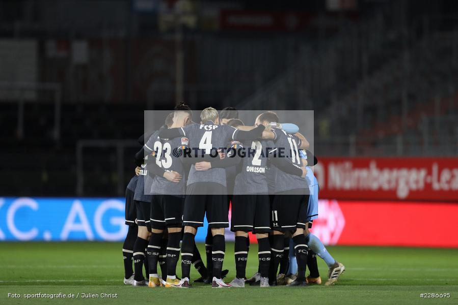 Mannschaftskreis, FLYERALARM Arena, Würzburg, 06.01.2021, DFL, sport, action, Fussball, Deutschland, Januar 2021, Saison 2020/2021, FCSP, FWK, Bundesliga, 2. Bundesliga, FC St. Pauli, FC Würzburger Kickers - Bild-ID: 2286695