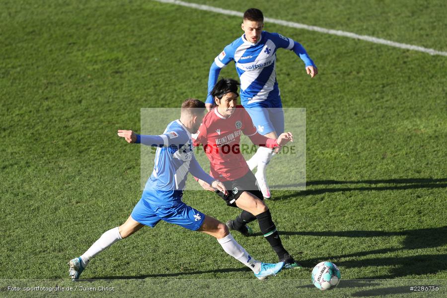 Tobias Kempe, Genki Haraguchi, Merck-Stadion, Darmstadt, 10.01.2021, DFL, sport, action, Fussball, Deutschland, Januar 2021, Saison 2020/2021, H96, D98, Bundesliga, 2. Bundesliga, Hannover 96, SV Darmstadt 98 - Bild-ID: 2286736