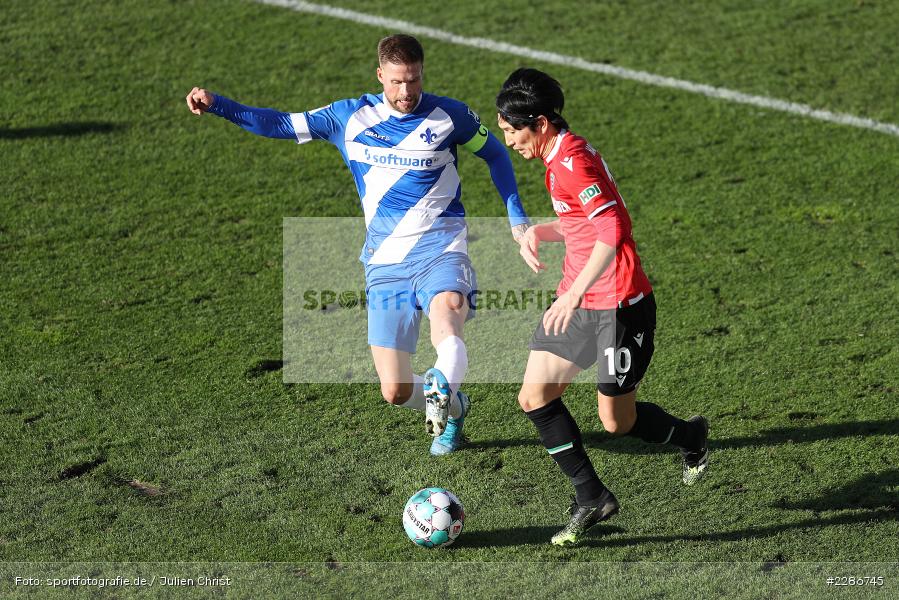 Tobias Kempe, Genki Haraguchi, Merck-Stadion, Darmstadt, 10.01.2021, DFL, sport, action, Fussball, Deutschland, Januar 2021, Saison 2020/2021, H96, D98, Bundesliga, 2. Bundesliga, Hannover 96, SV Darmstadt 98 - Bild-ID: 2286745 Tobias Kempe, Genki Haraguchi, Merck-Stadion, Darmstadt, 10.01.2021, DFL, sport, action, Fussball, Deutschland, Januar 2021, Saison 2020/2021, H96, D98, Bundesliga, 2. Bundesliga, Hannover 96, SV Darmstadt 98 - Bild-ID: 2286745