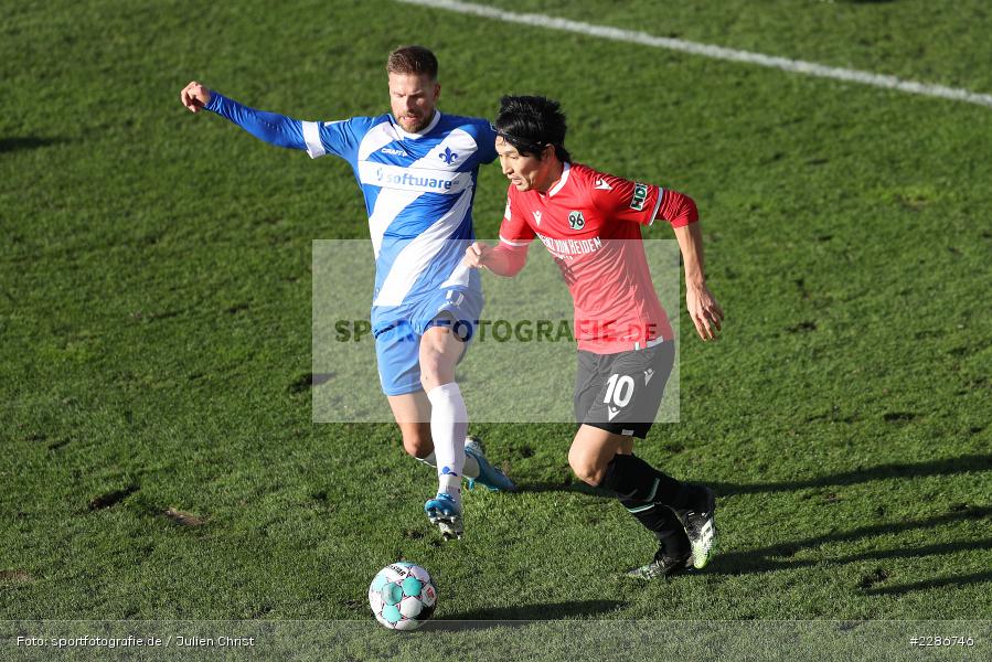 Tobias Kempe, Genki Haraguchi, Merck-Stadion, Darmstadt, 10.01.2021, DFL, sport, action, Fussball, Deutschland, Januar 2021, Saison 2020/2021, H96, D98, Bundesliga, 2. Bundesliga, Hannover 96, SV Darmstadt 98 - Bild-ID: 2286746