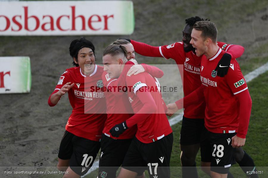 Marcel Franke, Kingsley Schindler, Genki Haraguchi, Bo Niklas Hult, Freude, Emotionen, Torjubel, Marvin Ducksch, Merck-Stadion, Darmstadt, 10.01.2021, DFL, sport, action, Fussball, Deutschland, Januar 2021, Saison 2020/2021, H96, D98, Bundesliga, 2. Bundesliga, Hannover 96, SV Darmstadt 98 - Bild-ID: 2286757
