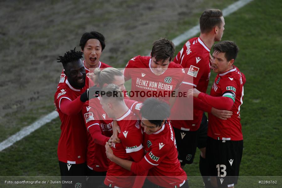 Dominik Kaiser, Jaka Bijol, Marcel Franke, Kingsley Schindler, Genki Haraguchi, Bo Niklas Hult, Freude, Emotionen, Torjubel, Marvin Ducksch, Merck-Stadion, Darmstadt, 10.01.2021, DFL, sport, action, Fussball, Deutschland, Januar 2021, Saison 2020/2021, H96, D98, Bundesliga, 2. Bundesliga, Hannover 96, SV Darmstadt 98 - Bild-ID: 2286762 Dominik Kaiser, Jaka Bijol, Marcel Franke, Kingsley Schindler, Genki Haraguchi, Bo Niklas Hult, Freude, Emotionen, Torjubel, Marvin Ducksch, Merck-Stadion, Darmstadt, 10.01.2021, DFL, sport, action, Fussball, Deutschland, Januar 2021, Saison 2020/2021, H96, D98, Bundesliga, 2. Bundesliga, Hannover 96, SV Darmstadt 98 - Bild-ID: 2286762