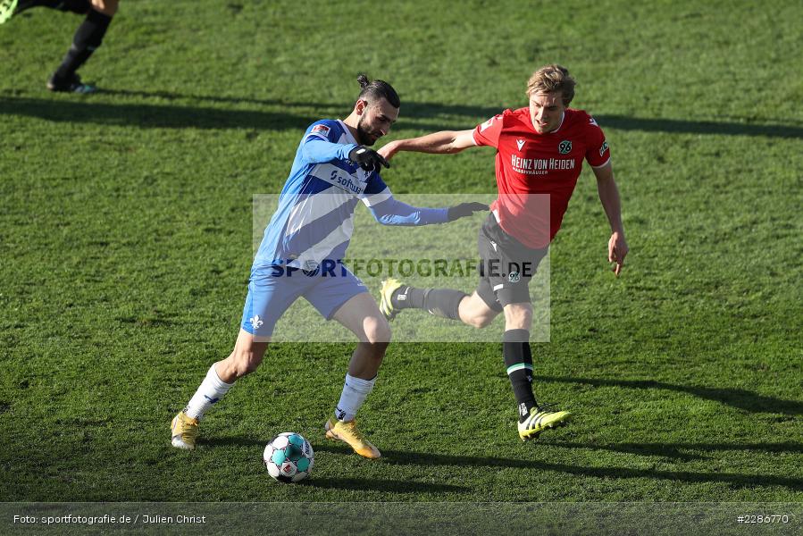 Timo Hübers, Serdar Dursun, Merck-Stadion, Darmstadt, 10.01.2021, DFL, sport, action, Fussball, Deutschland, Januar 2021, Saison 2020/2021, H96, D98, Bundesliga, 2. Bundesliga, Hannover 96, SV Darmstadt 98 - Bild-ID: 2286770