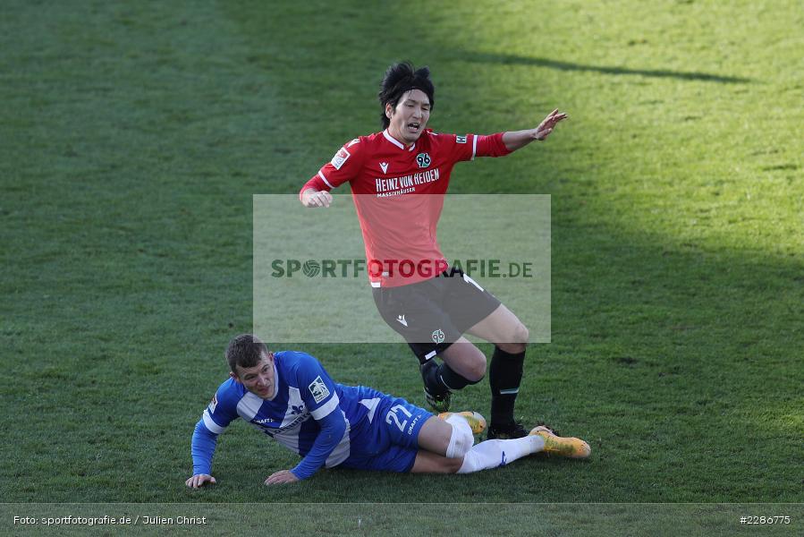 Genki Haraguchi, Tim Skarke, Merck-Stadion, Darmstadt, 10.01.2021, DFL, sport, action, Fussball, Deutschland, Januar 2021, Saison 2020/2021, H96, D98, Bundesliga, 2. Bundesliga, Hannover 96, SV Darmstadt 98 - Bild-ID: 2286775 Genki Haraguchi, Tim Skarke, Merck-Stadion, Darmstadt, 10.01.2021, DFL, sport, action, Fussball, Deutschland, Januar 2021, Saison 2020/2021, H96, D98, Bundesliga, 2. Bundesliga, Hannover 96, SV Darmstadt 98 - Bild-ID: 2286775