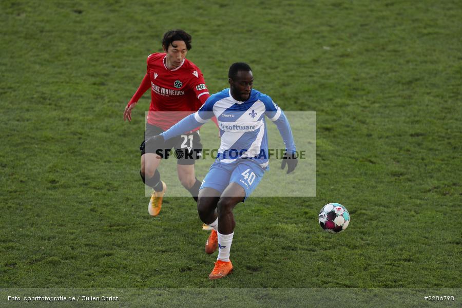Sei Muroya, Erich Berko, Merck-Stadion, Darmstadt, 10.01.2021, DFL, sport, action, Fussball, Deutschland, Januar 2021, Saison 2020/2021, H96, D98, Bundesliga, 2. Bundesliga, Hannover 96, SV Darmstadt 98 - Bild-ID: 2286798 Sei Muroya, Erich Berko, Merck-Stadion, Darmstadt, 10.01.2021, DFL, sport, action, Fussball, Deutschland, Januar 2021, Saison 2020/2021, H96, D98, Bundesliga, 2. Bundesliga, Hannover 96, SV Darmstadt 98 - Bild-ID: 2286798