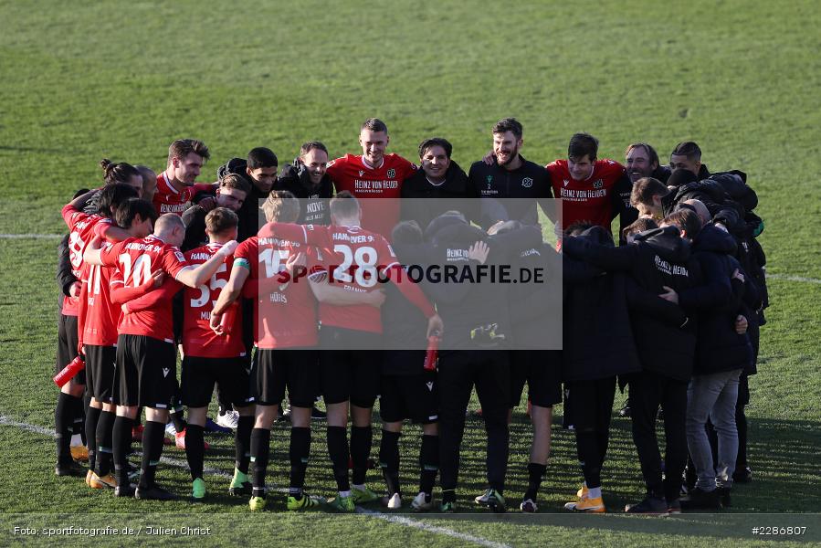Sieg, Jubeln, Mannschaftskreis, Kenan Kocak, Merck-Stadion, Darmstadt, 10.01.2021, DFL, sport, action, Fussball, Deutschland, Januar 2021, Saison 2020/2021, H96, D98, Bundesliga, 2. Bundesliga, Hannover 96, SV Darmstadt 98 - Bild-ID: 2286807 Sieg, Jubeln, Mannschaftskreis, Kenan Kocak, Merck-Stadion, Darmstadt, 10.01.2021, DFL, sport, action, Fussball, Deutschland, Januar 2021, Saison 2020/2021, H96, D98, Bundesliga, 2. Bundesliga, Hannover 96, SV Darmstadt 98 - Bild-ID: 2286807