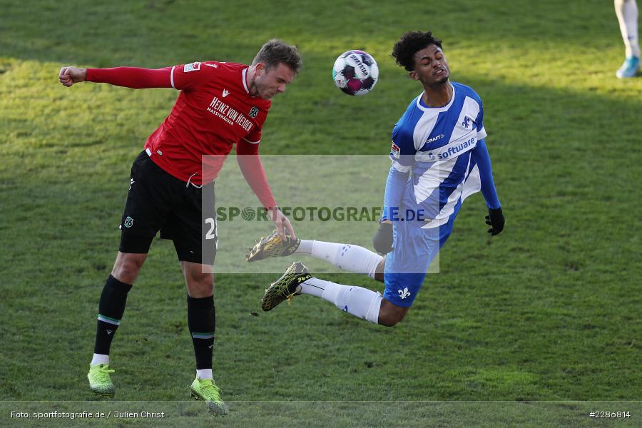 Aaron Seydel, Marcel Franke, Merck-Stadion, Darmstadt, 10.01.2021, DFL, sport, action, Fussball, Deutschland, Januar 2021, Saison 2020/2021, H96, D98, Bundesliga, 2. Bundesliga, Hannover 96, SV Darmstadt 98 - Bild-ID: 2286814 Aaron Seydel, Marcel Franke, Merck-Stadion, Darmstadt, 10.01.2021, DFL, sport, action, Fussball, Deutschland, Januar 2021, Saison 2020/2021, H96, D98, Bundesliga, 2. Bundesliga, Hannover 96, SV Darmstadt 98 - Bild-ID: 2286814