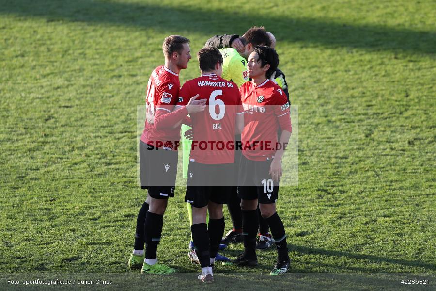 Michael Esser, Sieg, Jubel, Emotionen, Genki Haraguchi, Marcel Franke, Jaka Bijol, Merck-Stadion, Darmstadt, 10.01.2021, DFL, sport, action, Fussball, Deutschland, Januar 2021, Saison 2020/2021, H96, D98, Bundesliga, 2. Bundesliga, Hannover 96, SV Darmstadt 98 - Bild-ID: 2286821