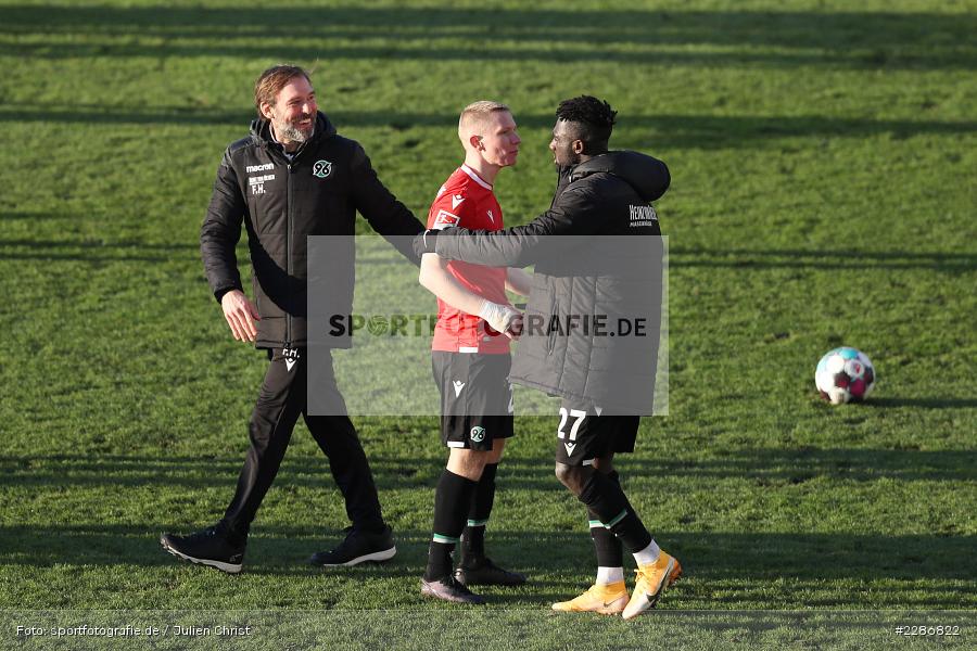 Jubeln, Emotionen, Sieg, Dr. Felix Hessel, Kingsley Schindler, Philipp Ochs, Merck-Stadion, Darmstadt, 10.01.2021, DFL, sport, action, Fussball, Deutschland, Januar 2021, Saison 2020/2021, H96, D98, Bundesliga, 2. Bundesliga, Hannover 96, SV Darmstadt 98 - Bild-ID: 2286822 Jubeln, Emotionen, Sieg, Dr. Felix Hessel, Kingsley Schindler, Philipp Ochs, Merck-Stadion, Darmstadt, 10.01.2021, DFL, sport, action, Fussball, Deutschland, Januar 2021, Saison 2020/2021, H96, D98, Bundesliga, 2. Bundesliga, Hannover 96, SV Darmstadt 98 - Bild-ID: 2286822