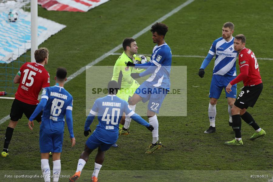 Aaron Seydel, Michael Esser, Merck-Stadion, Darmstadt, 10.01.2021, DFL, sport, action, Fussball, Deutschland, Januar 2021, Saison 2020/2021, H96, D98, Bundesliga, 2. Bundesliga, Hannover 96, SV Darmstadt 98 - Bild-ID: 2286823 Aaron Seydel, Michael Esser, Merck-Stadion, Darmstadt, 10.01.2021, DFL, sport, action, Fussball, Deutschland, Januar 2021, Saison 2020/2021, H96, D98, Bundesliga, 2. Bundesliga, Hannover 96, SV Darmstadt 98 - Bild-ID: 2286823