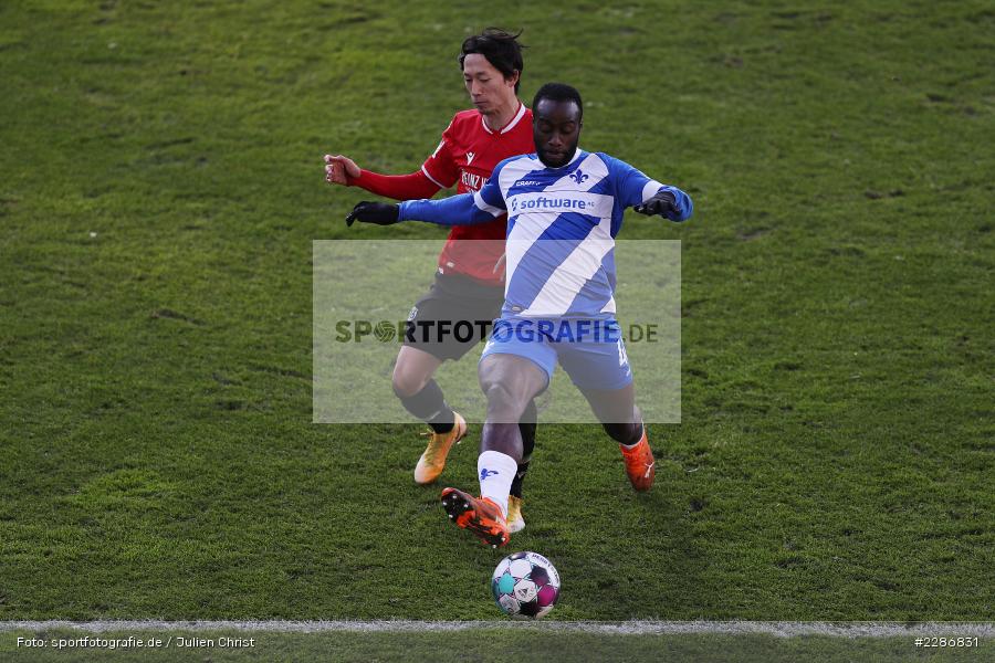 Erich Berko, Sei Muroya, Merck-Stadion, Darmstadt, 10.01.2021, DFL, sport, action, Fussball, Deutschland, Januar 2021, Saison 2020/2021, H96, D98, Bundesliga, 2. Bundesliga, Hannover 96, SV Darmstadt 98 - Bild-ID: 2286831 Erich Berko, Sei Muroya, Merck-Stadion, Darmstadt, 10.01.2021, DFL, sport, action, Fussball, Deutschland, Januar 2021, Saison 2020/2021, H96, D98, Bundesliga, 2. Bundesliga, Hannover 96, SV Darmstadt 98 - Bild-ID: 2286831