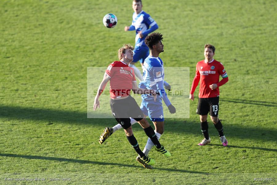 Aaron Seydel, Timo Hübers, Merck-Stadion, Darmstadt, 10.01.2021, DFL, sport, action, Fussball, Deutschland, Januar 2021, Saison 2020/2021, H96, D98, Bundesliga, 2. Bundesliga, Hannover 96, SV Darmstadt 98 - Bild-ID: 2286832 Aaron Seydel, Timo Hübers, Merck-Stadion, Darmstadt, 10.01.2021, DFL, sport, action, Fussball, Deutschland, Januar 2021, Saison 2020/2021, H96, D98, Bundesliga, 2. Bundesliga, Hannover 96, SV Darmstadt 98 - Bild-ID: 2286832