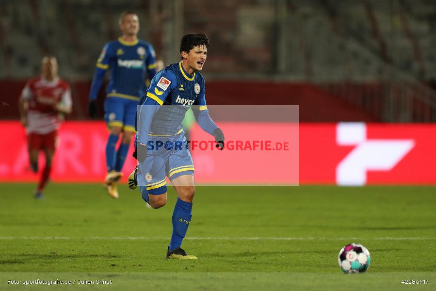 Jannis Nikolaou, FLYERALARM Arena, Würzburg, 15.01.2021, DFL, sport, action, Fussball, Deutschland, Januar 2021, Saison 2020/2021, EBS, FWK, Bundesliga, 2. Bundesliga, Eintracht Braunschweig, FC Würzburger Kickers - Bild-ID: 2286917 Jannis Nikolaou, FLYERALARM Arena, Würzburg, 15.01.2021, DFL, sport, action, Fussball, Deutschland, Januar 2021, Saison 2020/2021, EBS, FWK, Bundesliga, 2. Bundesliga, Eintracht Braunschweig, FC Würzburger Kickers - Bild-ID: 2286917
