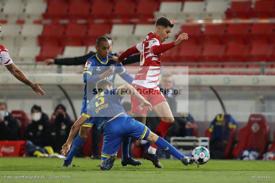 Lasse Schlüter, Yassin Ben Balla, Marvin Pieringer, FLYERALARM Arena, Würzburg, 15.01.2021, DFL, sport, action, Fussball, Deutschland, Januar 2021, Saison 2020/2021, EBS, FWK, Bundesliga, 2. Bundesliga, Eintracht Braunschweig, FC Würzburger Kickers - Bild-ID: 2286946 Lasse Schlüter, Yassin Ben Balla, Marvin Pieringer, FLYERALARM Arena, Würzburg, 15.01.2021, DFL, sport, action, Fussball, Deutschland, Januar 2021, Saison 2020/2021, EBS, FWK, Bundesliga, 2. Bundesliga, Eintracht Braunschweig, FC Würzburger Kickers - Bild-ID: 2286946
