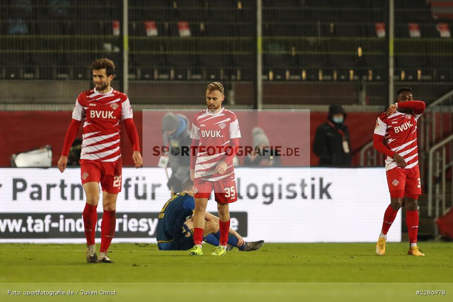 Frank Ronstadt, Daniel Hägele, Martin Hašek, FLYERALARM Arena, Würzburg, 15.01.2021, DFL, sport, action, Fussball, Deutschland, Januar 2021, Saison 2020/2021, EBS, FWK, Bundesliga, 2. Bundesliga, Eintracht Braunschweig, FC Würzburger Kickers - Bild-ID: 2286978