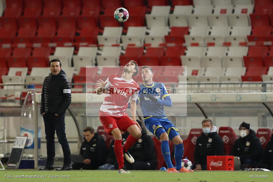Marcel Bär, Hendrik Hansen, FLYERALARM Arena, Würzburg, 15.01.2021, DFL, sport, action, Fussball, Deutschland, Januar 2021, Saison 2020/2021, EBS, FWK, Bundesliga, 2. Bundesliga, Eintracht Braunschweig, FC Würzburger Kickers - Bild-ID: 2286986 Marcel Bär, Hendrik Hansen, FLYERALARM Arena, Würzburg, 15.01.2021, DFL, sport, action, Fussball, Deutschland, Januar 2021, Saison 2020/2021, EBS, FWK, Bundesliga, 2. Bundesliga, Eintracht Braunschweig, FC Würzburger Kickers - Bild-ID: 2286986