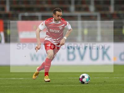 Fotos von FC Würzburger Kickers - Karlsruher SC auf sportfotografie.de