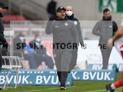 Fotos von FC Würzburger Kickers - Karlsruher SC auf sportfotografie.de