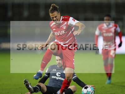 Fotos von FC Würzburger Kickers - FC St. Pauli auf sportfotografie.de