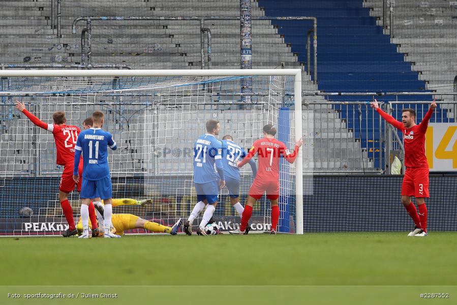 Eigentor, Immanuel Höhn, Merck-Stadion, Darmstadt, 24.01.2021, DFL, sport, action, Fussball, Deutschland, Januar 2021, Saison 2020/2021, KSV, D98, Bundesliga, 2. Bundesliga, Holstein Kiel, SV Darmstadt 98 - Bild-ID: 2287552 Eigentor, Immanuel Höhn, Merck-Stadion, Darmstadt, 24.01.2021, DFL, sport, action, Fussball, Deutschland, Januar 2021, Saison 2020/2021, KSV, D98, Bundesliga, 2. Bundesliga, Holstein Kiel, SV Darmstadt 98 - Bild-ID: 2287552
